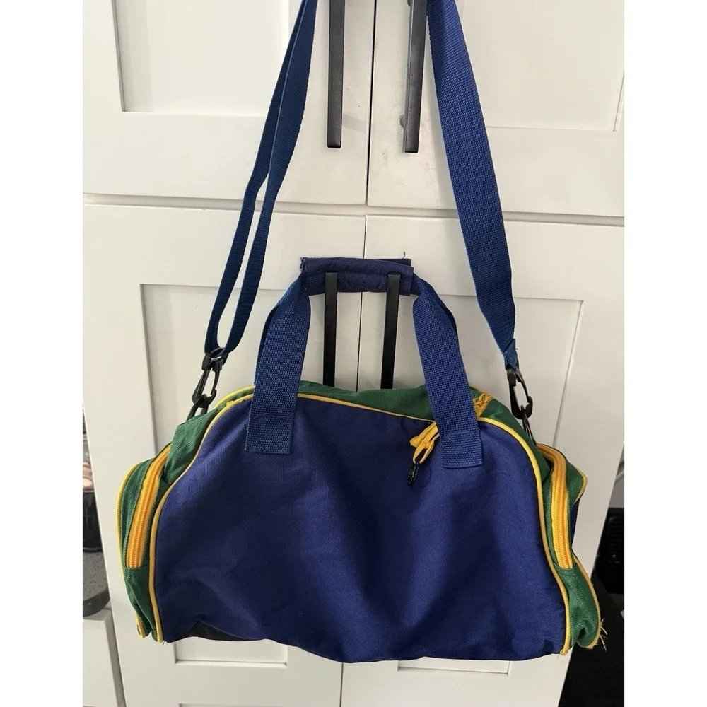Vtg Disney Winnie The Pooh Kids Duffle Bag Carry-on Luggage Shoulder Strap